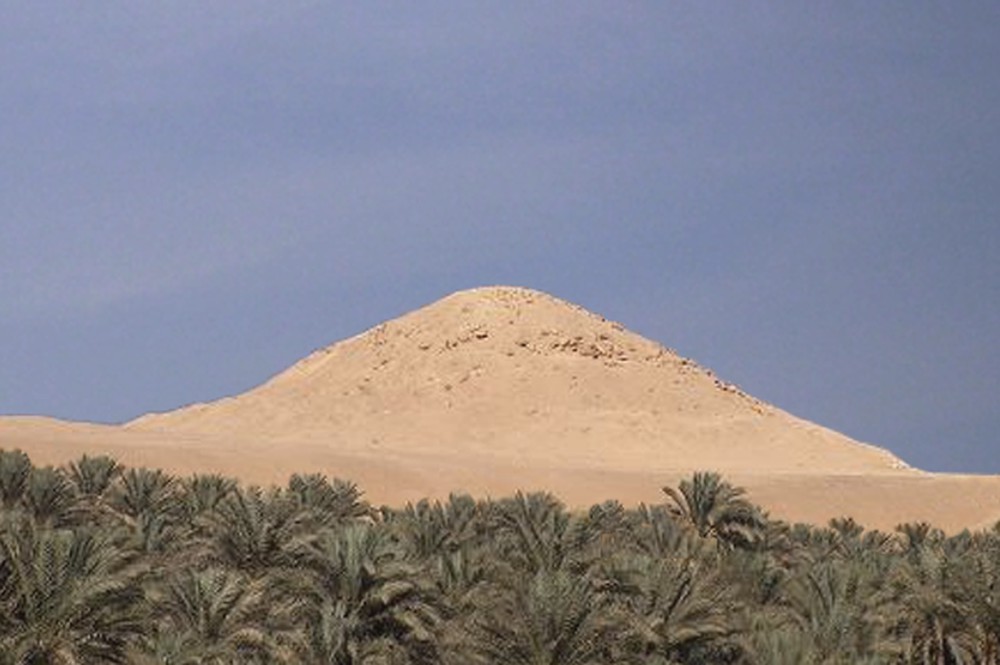 Pyramid_of_Djedkare,_Saqqara,_1990ies.png