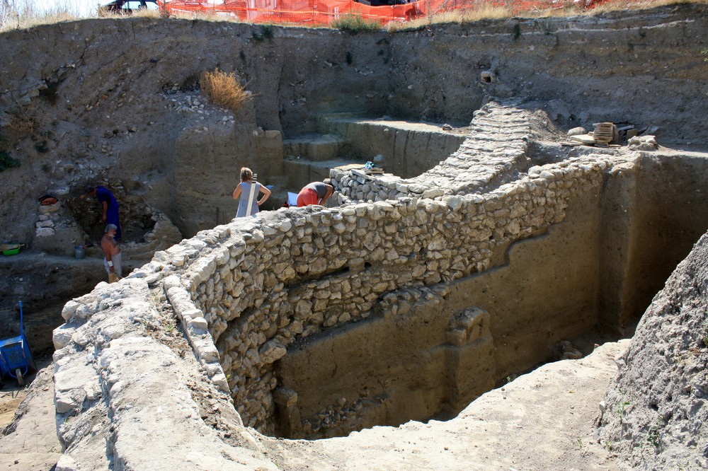 Ruins_Holy_Mother_of_God_Eleusa_Church_in_Nesebar_archaeology_excavation_IMG_9359.jpg