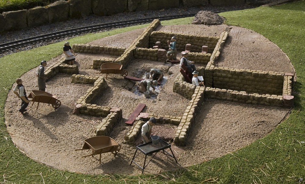 Archaeological_dig,_Bekonscot.JPG