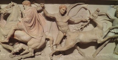 Alexander_Sarcophagus,_long_side_B,_hunting_scene,_Istanbul_Archaeology_Museum_(14042900900).jpg