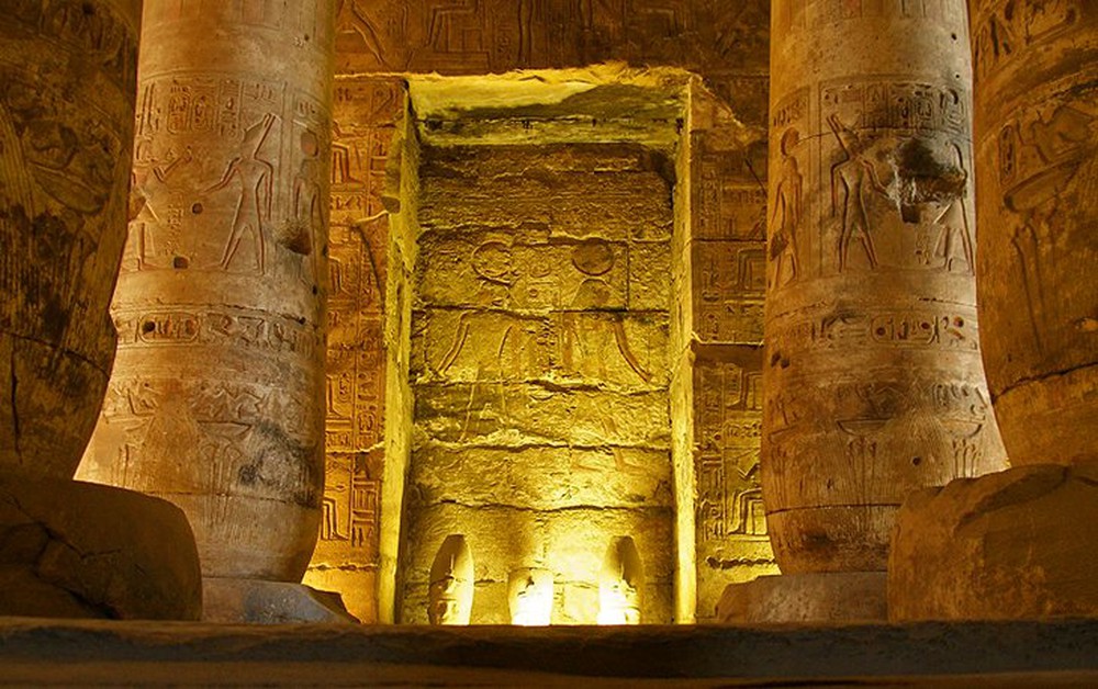 egypt-abydos-temple-of-seti-i-interior.jpg