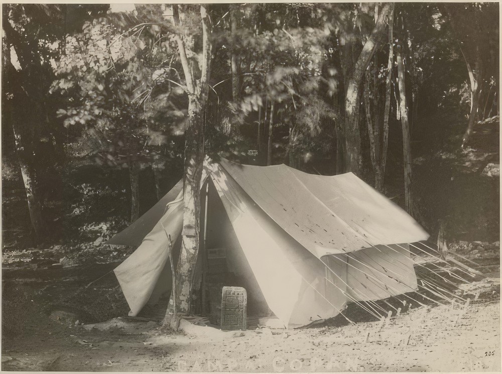 copan-camp-tent_2747b764-e1de-46ee-9fca-a5ebb910b655.jpg