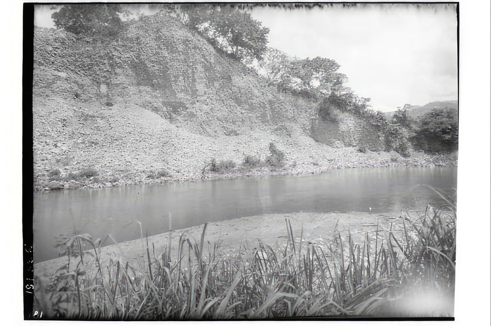 copan-river-and-cut-into-ruins_642b11ae-f118-4fe2-902f-e65b1e47357d.jpg