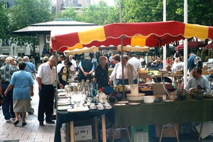 Luxembourg,_flea_market_on_the_Place_d'Armes.jpg