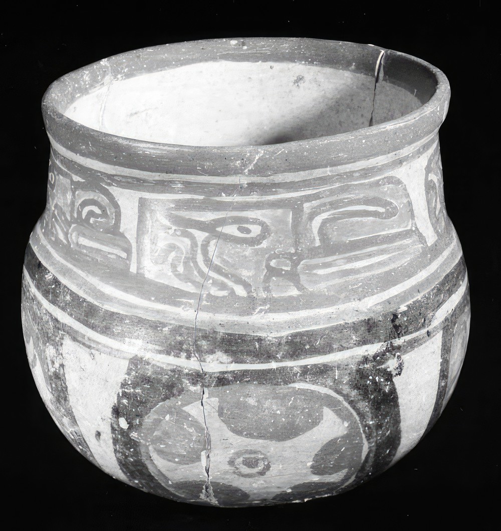 polychrome-jar_abda7250-bd94-4695-84bc-c16cb3c7839a.jpg