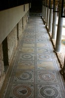 Corridor_and_mosaics_-_Peristyle_-_Villa_Romana_del_Casale_-_Italy_2015.jpeg