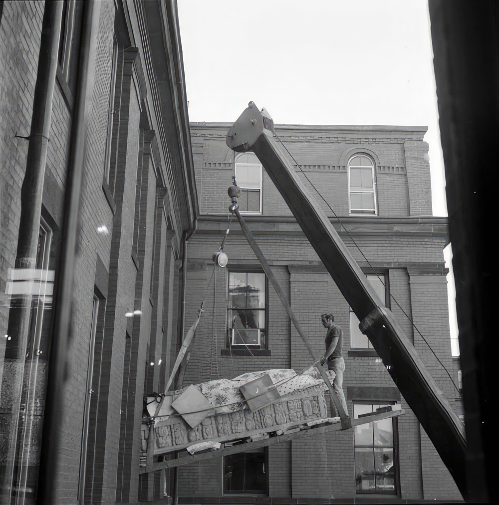 removal-of-cast-of-stela-a-from-peabody-museum_fdf04ec1-49b4-4def-bb1b-046b2cebc5f2.jpg