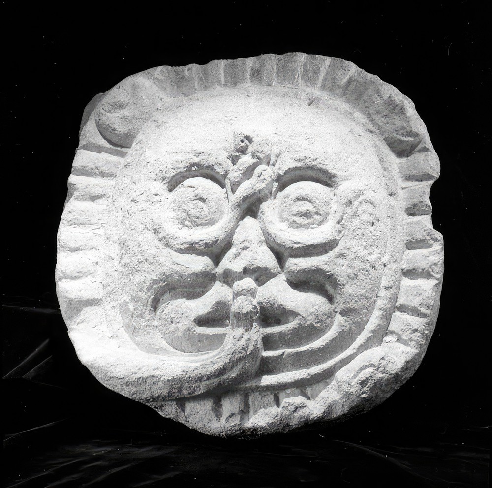 sculpture-of-shield-with-deity-face_6082ae34-1ef3-45bd-8a9e-7ddcda841c4e.jpg