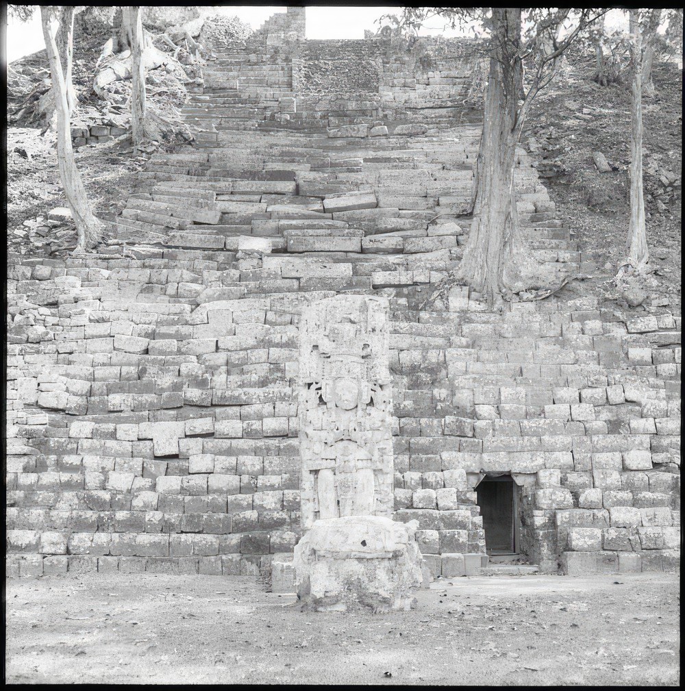 stela-and-structure-at-copan_050e14c0-fd61-421e-8909-e208205e39c4.jpg