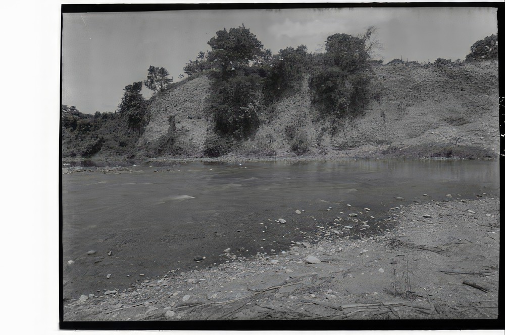 view-from-copan-river-of-high-cut-made-by-it-into-the-ruins_80a211b1-dbd0-4c82-a3a1-15dab59d586a.jpg